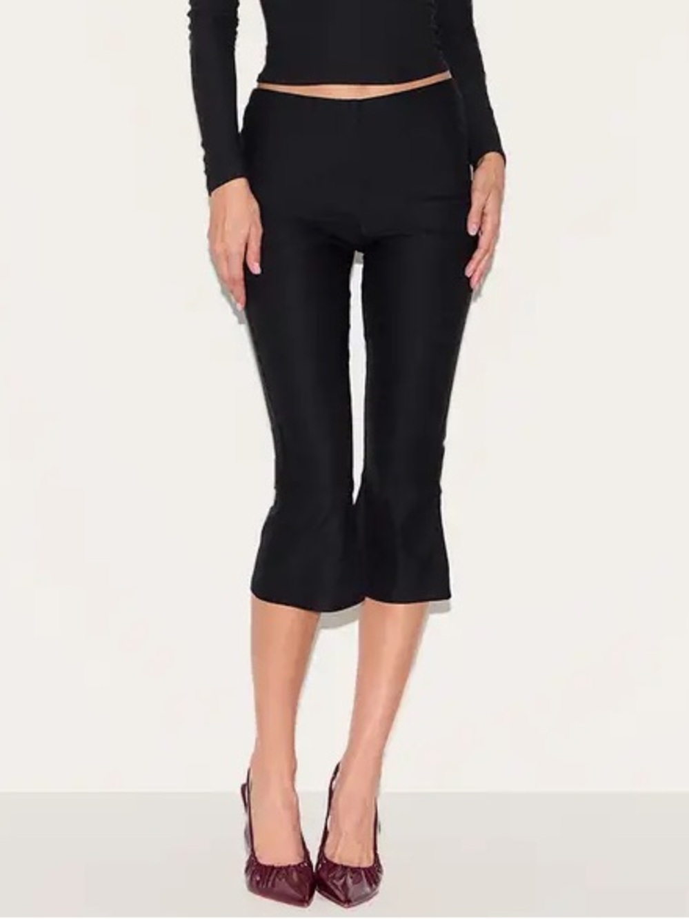 MESHKI - Black Flare Capris Flare